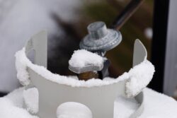 Fujifilm X-E3 | Fujinon XF 55-200mm f3.5-4.8 R LM OIS | 200mm (300mm) | 1/170 sec | f/4.8 | ISO 400 Week 3 – The Mundane Gas Bottle with Snow
