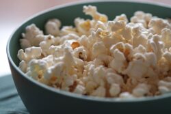 Fujifilm X-E3 | Fujinon XF 60mm f2.4 R Macro | 60mm (90mm) | 1/60 sec | f/2.4 | ISO 640 Week 12 - Popcorn